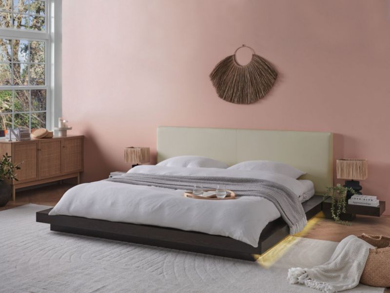 Łóżko z LED ekoskóra 180 x 200 cm ciemne drewno Zen 1 szt.
