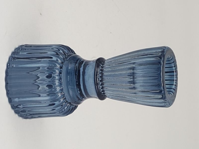 Świecznik szklany PATRICIA BLUE 5,1x5,1x10,2 cm niebieski 1 szt.