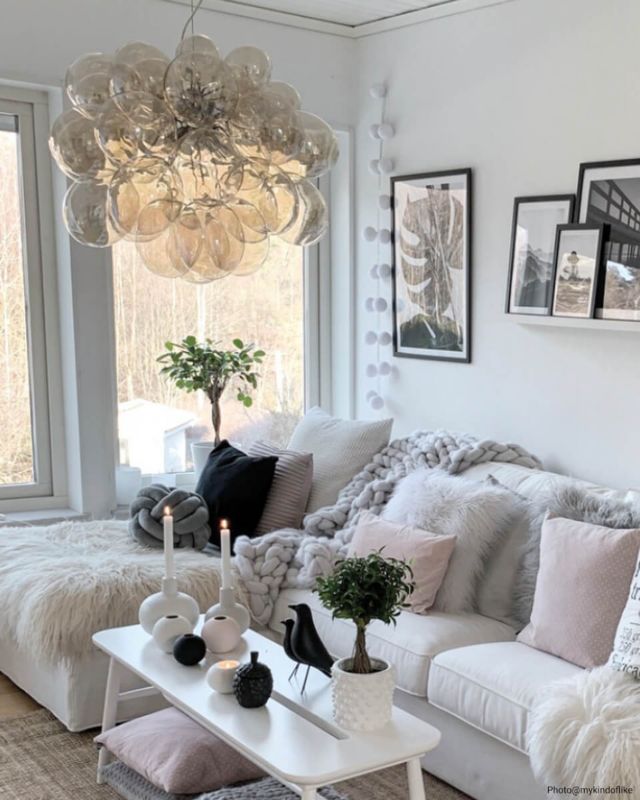 Żyrandol By Rydens Gross chromowany-srebrny wym: 182 x 62 x 62 cm 8xG9 x 40W 1 szt.