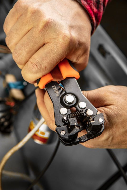 Automatyczny ściągacz izolacji NEO TOOLS 200 mm, czołowy 1 szt