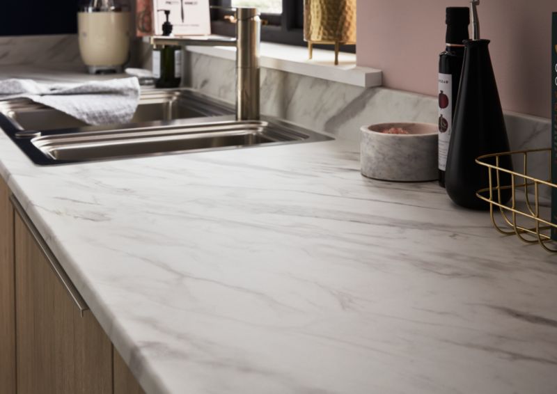 Blat laminowany GoodHome Algiata 2,2 x 62 x 300 cm biały marmur