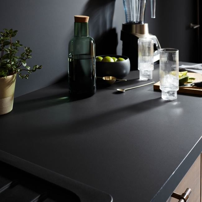 Blat laminowany GoodHome Berberis 3,8 x 62 x 300 cm super mat czarny