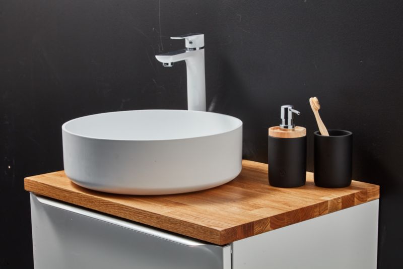 Blat łazienkowy GoodHome Hartland 120,5 cm lity dąb olejowany