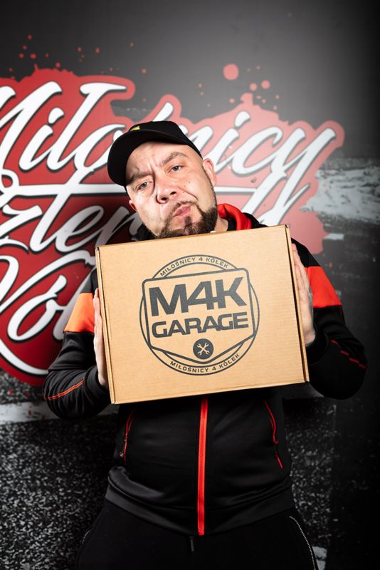 Bluza NEO TOOLS M4K Garage z kapturem, czarno-czerwona, rozmiar L 1 szt.
