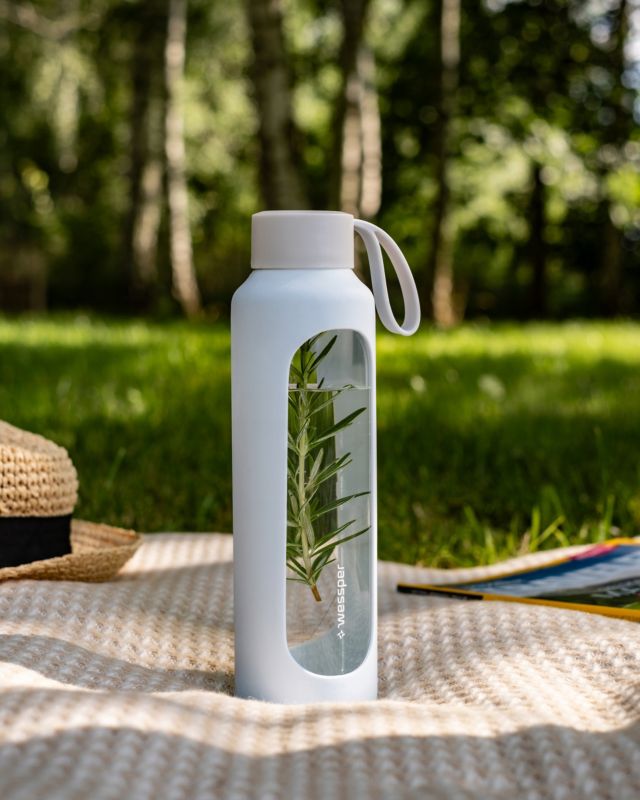 Butelka na wodę, Wessper B1, motywacyjna, z miarką, z etui, szkło borokrzemowe, bidon, 500ml, jasnoniebieska, 1szt