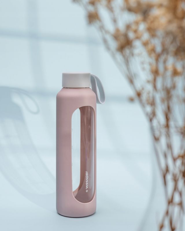 Butelka na wodę, Wessper B1, motywacyjna, z miarką, z etui, szkło borokrzemowe, bidon, 500ml, pudrowy róż, 1szt