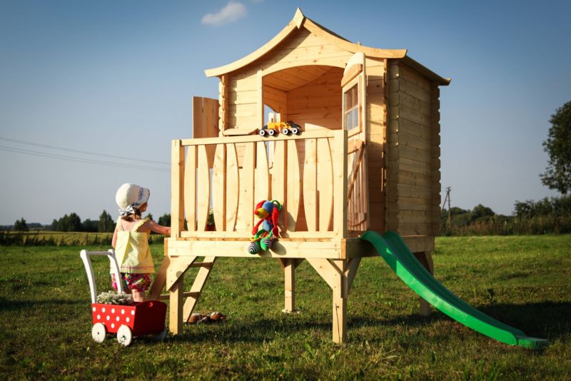 Drewniany domek zabaw ze zjeżdżalniami Timbela 1,1 m2, M550A na palach, grubość płyty 19 mm, 1 szt.
