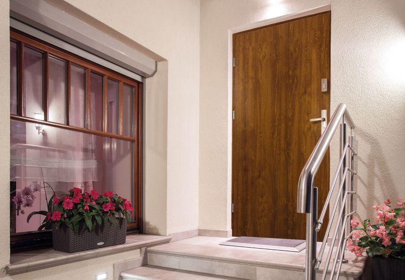 Drzwi zewnętrzne O.K.DOORS ARTEMIDA P55 90 prawe złoty dąb