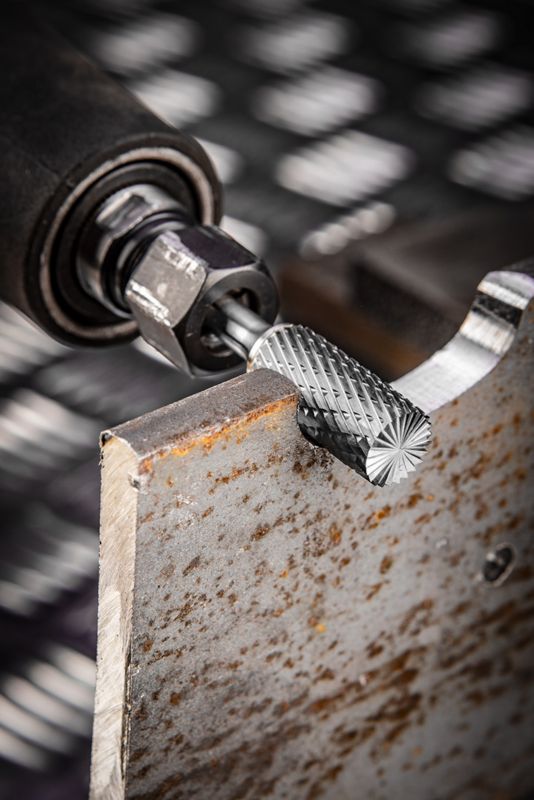 Frez do metalu GRAPHITE typ A (walcowy), 8 x 20 mm, trzpień 6 x 45 mm 1 szt