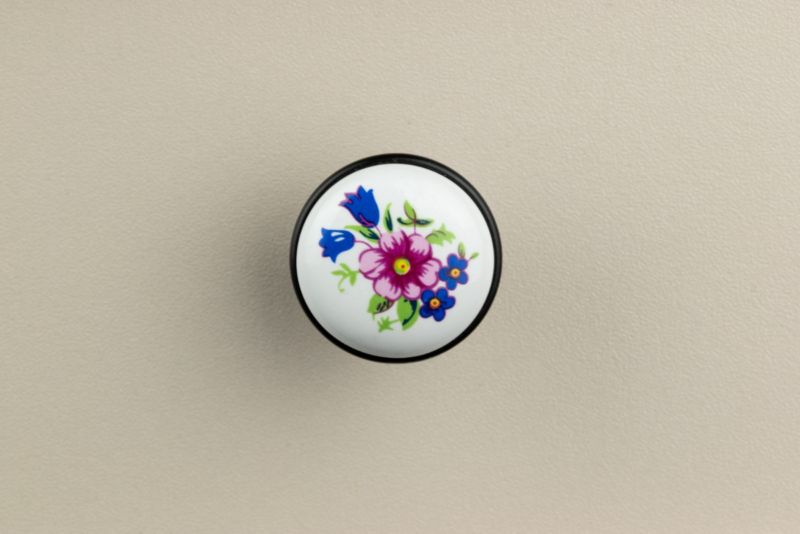 Gałka meblowa okrągła B&B czarna z ceramiką i wzorem retro kwiaty 1 szt