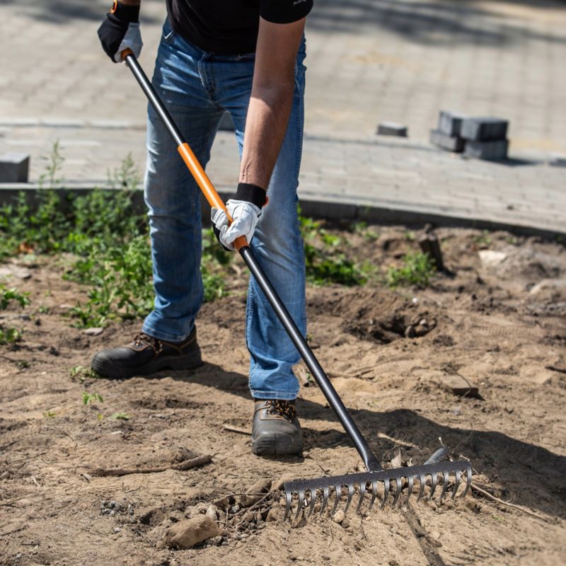 Grabie KADAX metalowe 16-Zębne Do Liści Trawy Trzonek 1szt.
