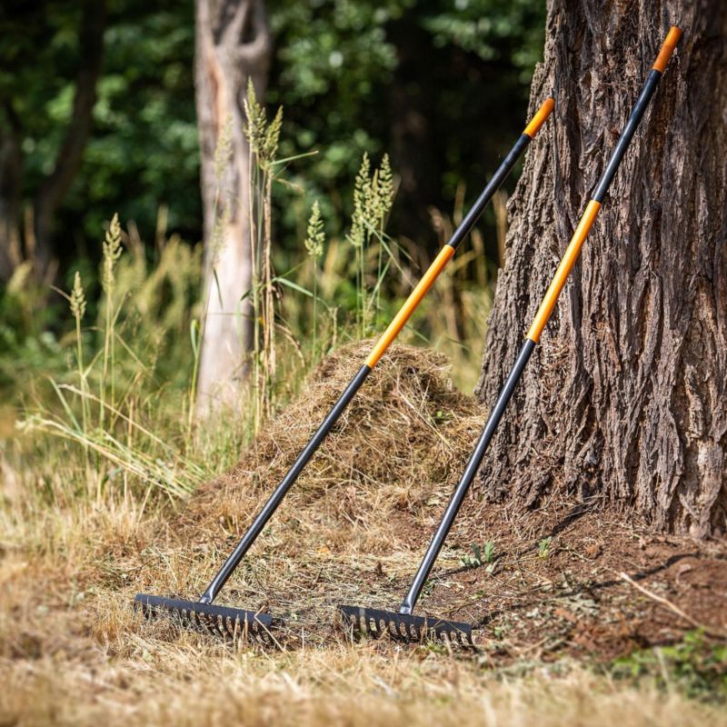 Grabie KADAX metalowe 16-Zębne Do Liści Trawy Trzonek 1szt.