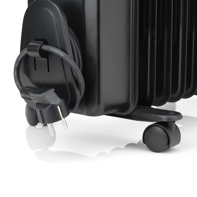 Grzejnik olejowy Black+Decker 2000W czarny, termostat, auto-wyłącznik, dla 20m2, 1 szt.