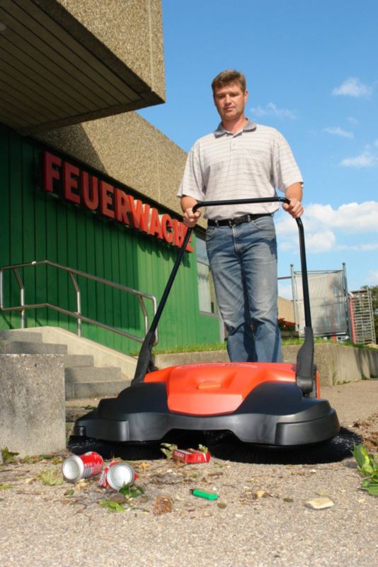 Haaga 697 Zamiatarka Elektryczna Akumulatorowa Ręczna Prowadzona Urządzenie Sprzątające System Turbo 97Cm 1szt.