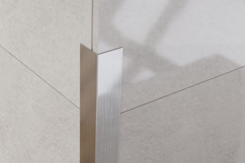 Kątownik wykończeniowy L Lambro srebrny matowy 3cm x 3cm x 270cm 1 szt.