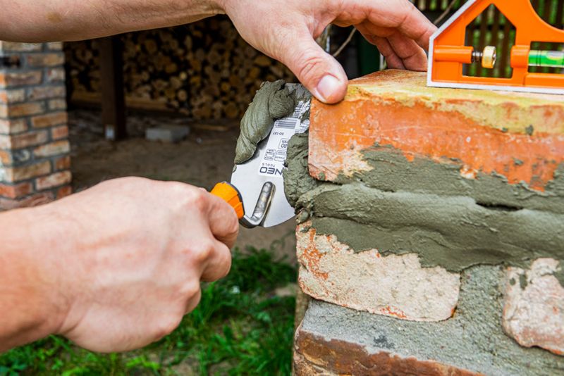 Kielnia sztukatorska NEO TOOLS podkówka, 80 mm, uchwyt dwumateriałowy 1 szt.