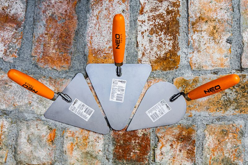 Kielnia trójkątna NEO TOOLS 200 mm, uchwyt drewniany 1 szt.