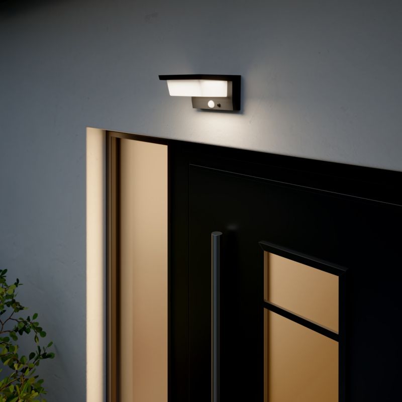 Kinkiet solarny GoodHome 630 lm 5000 K z czujnikiem ruchu
