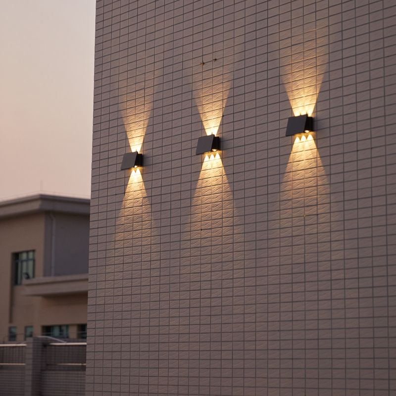 Kinkiet solarny z czujnikiem Eko-Light Alf czarny LED 2W 3000K 50lm  IP54 wym: 11,2 x 16,9 x 6,4 cm aluminium - 1 szt.