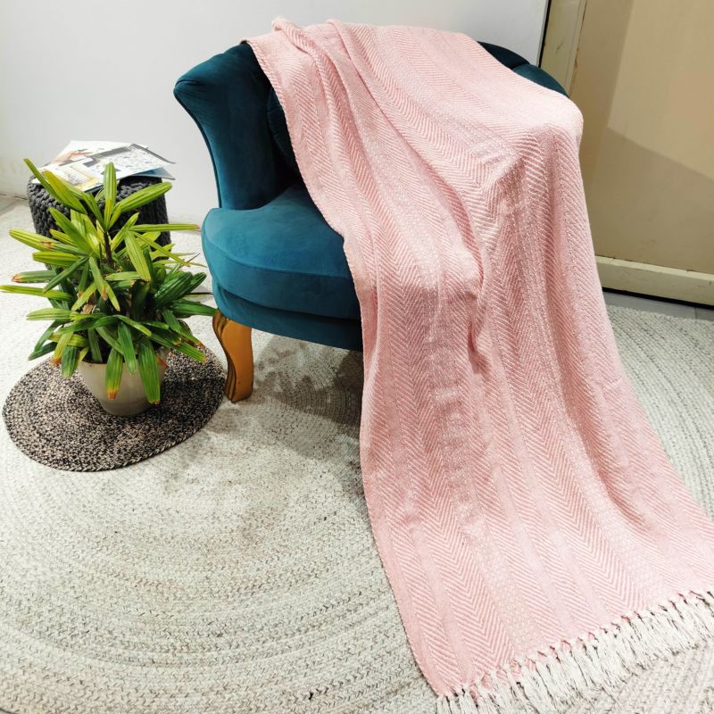 Koc tkany bawełniany 125 x 150 cm jodełka różowy