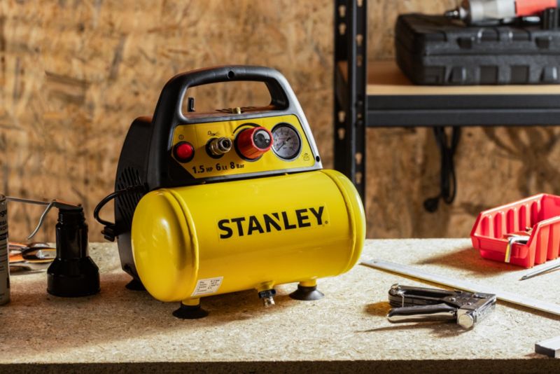 Kompresor bezolejowy Stanley 6 l 1100 W 1,5 KM 8 bar