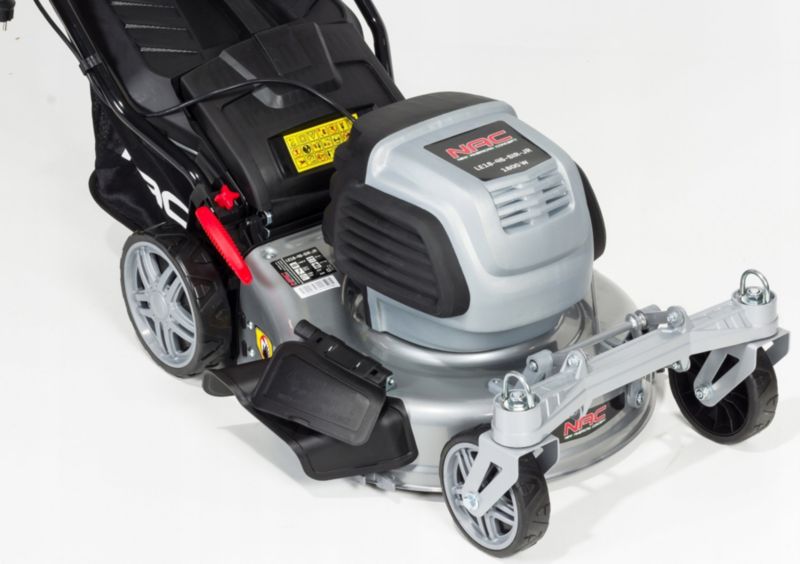 Kosiarka elektryczna NAC 46 cm indukcyjny 1800W kosz 50 l stalowa obudowa koła skrętne wyrzut mielenie centralna regulacja 1 szt.