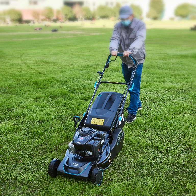 Kosiarka spalinowa z napędem MacAllister Roller B&S