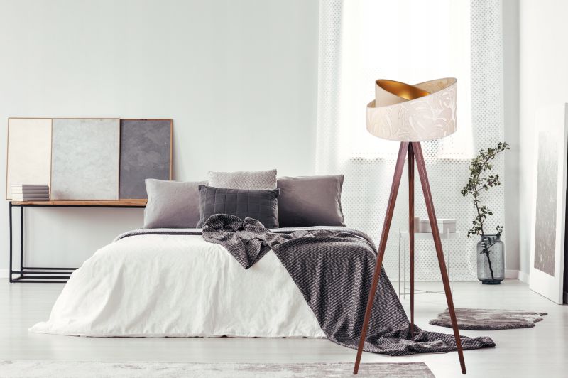 Lampa podłogowa trójnóg Light Home LH Werona Drewno 1x E27 60W kremowy/palisander 1szt.