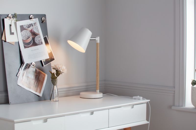 Lampa stołowa GoodHome Mulanje 1-punktowa E27 biała / drewno