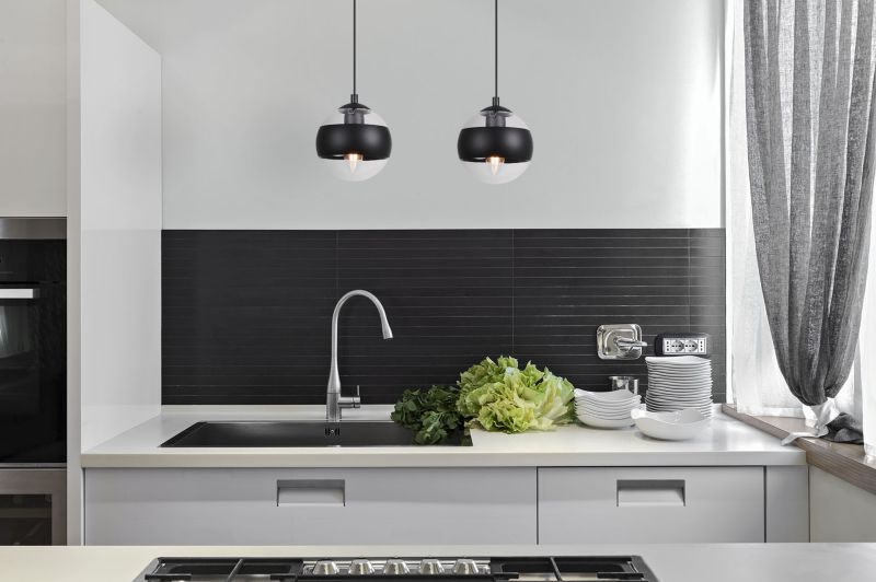 Lampa sufitowa wisząca Light Home LH Toledo 2x E14 60W czarny 1szt.