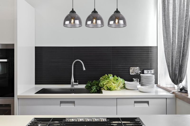 Lampa sufitowa wisząca Light Home LH Venice 3x E27 60W klosz grafitowy 1szt.