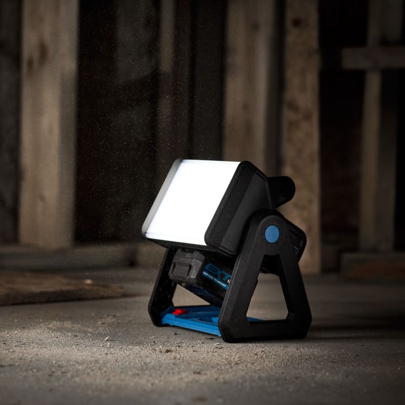 Lampa warsztatowa Erbauer 18 V 2000 lm bez akumulatora