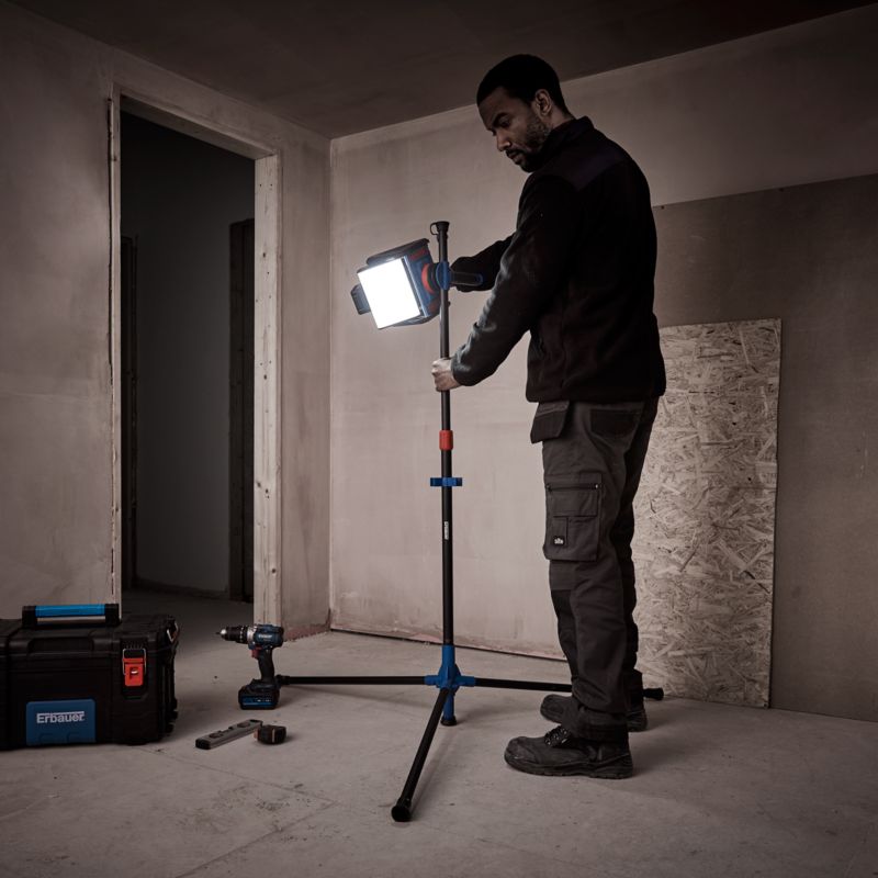 Lampa warsztatowa Erbauer 18 V 2000 lm bez akumulatora