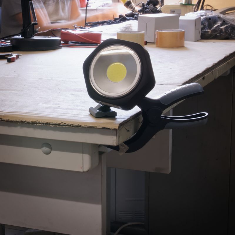 Lampa z uchwytem cęgowym DPM SP0221 220 lm