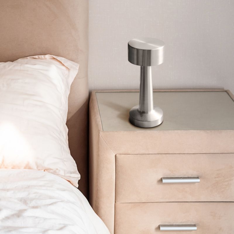 Lampka nocna Goldlux Simply LED srebrna