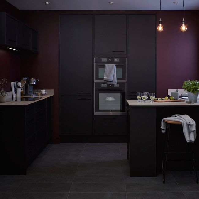 Listwa narożna kątowa GoodHome Pasilla 73 x 2 cm czarny