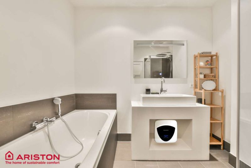 Mały bojler  elektryczny Ariston Andris Elite WiFi 15 L Podumywalkowy 1 szt.