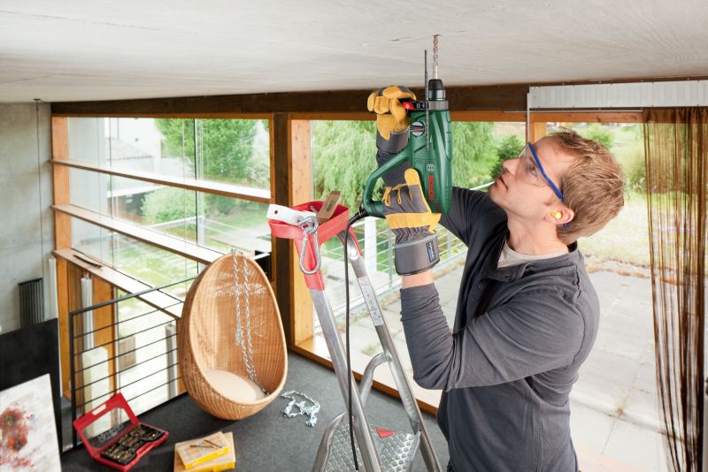 Młot udarowy Bosch PBH 2100 RE 550 W