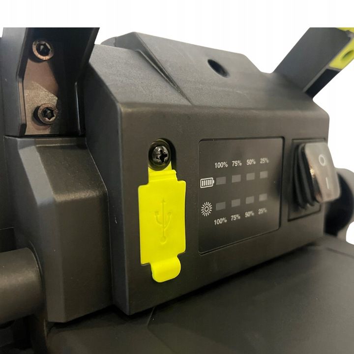 Naświetlacz LED GERMINA do akumulator 35W + adaptery do najpopularniejszych firm elektronarzędzi lampa profesjonalna 1szt.