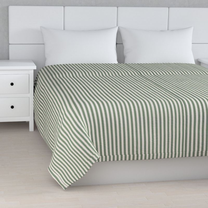 Narzuta pikowana w pasy Dekoria 200 x 210 cm zielono-białe pasy (1,5cm) 1 szt.