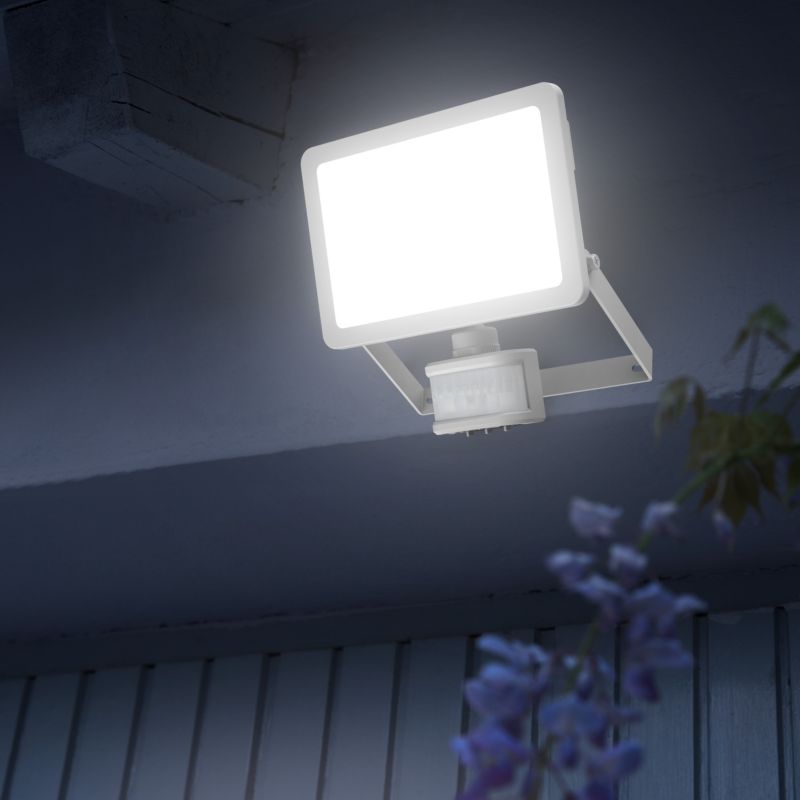 Naświetlacz GoodHome Lucan 30 W z czujnikiem ruchu biały