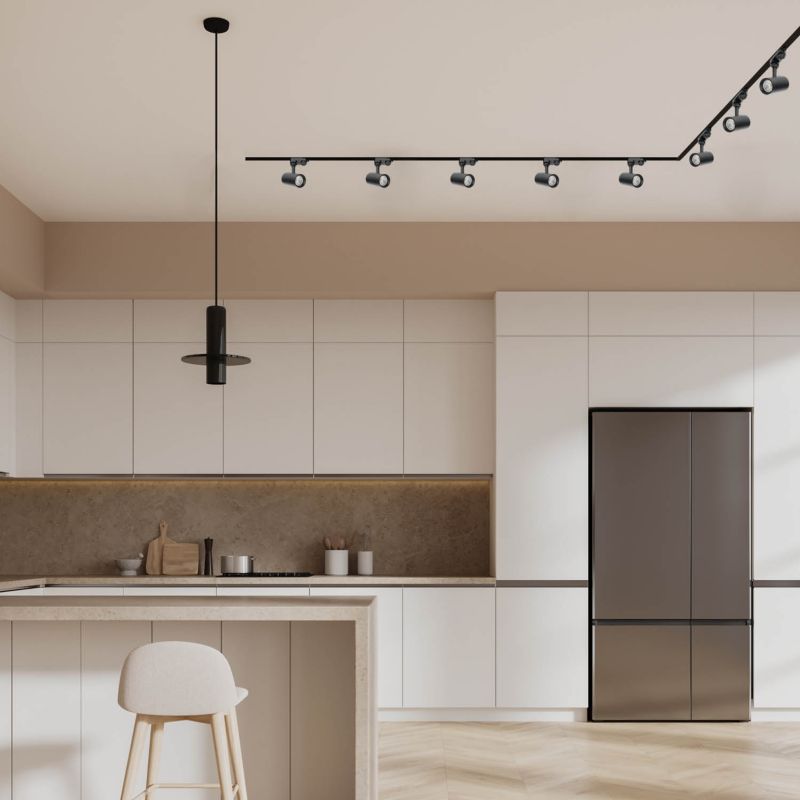 3-fázové dráhové osvětlení Kobi 2x1m, 1x externí "I" konektor, 8x lampa, 2x krytky, 1 sada.