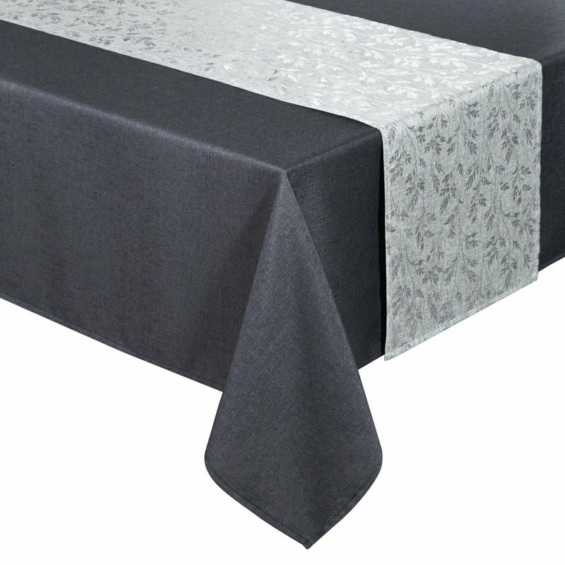 Obrus ANITA 6 Eurofirany 140 x 180 cm z bieżnikiem 33 x 180 cm stalowo srebrny zdobiony delikatnym wzorem liści 1 szt.