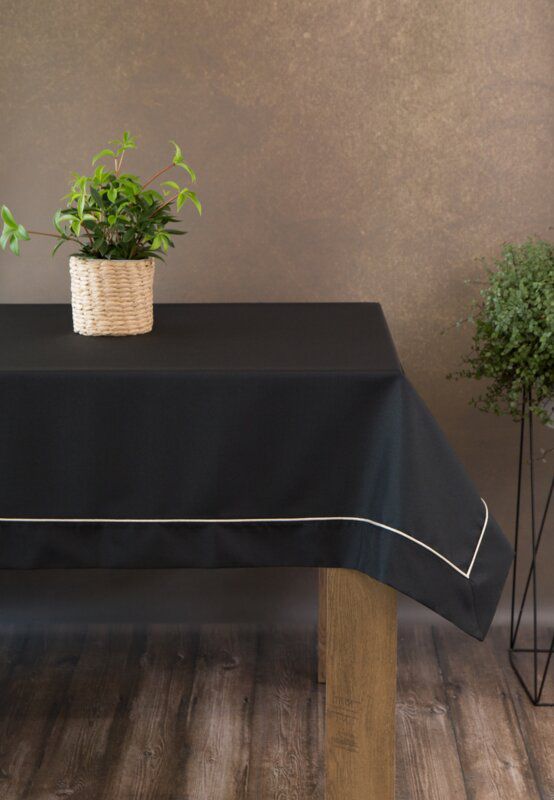 Obrus Eurofirany 145 x 300 cm czarny złoty 1 szt.