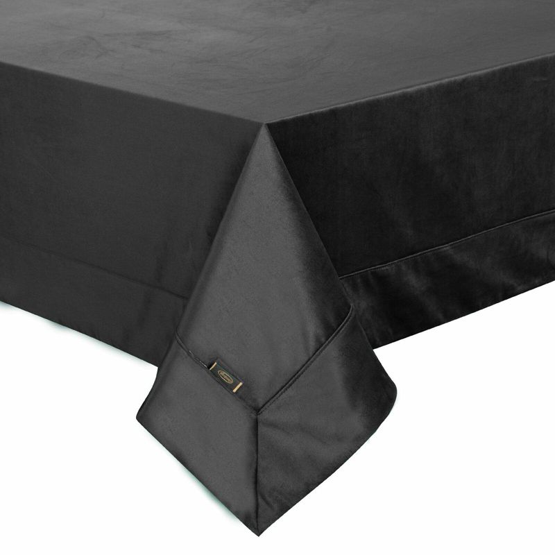 Obrus VELVET Eurofirany 145 x 220 cm czarny welwetowy z ozdobną listwą 1szt.