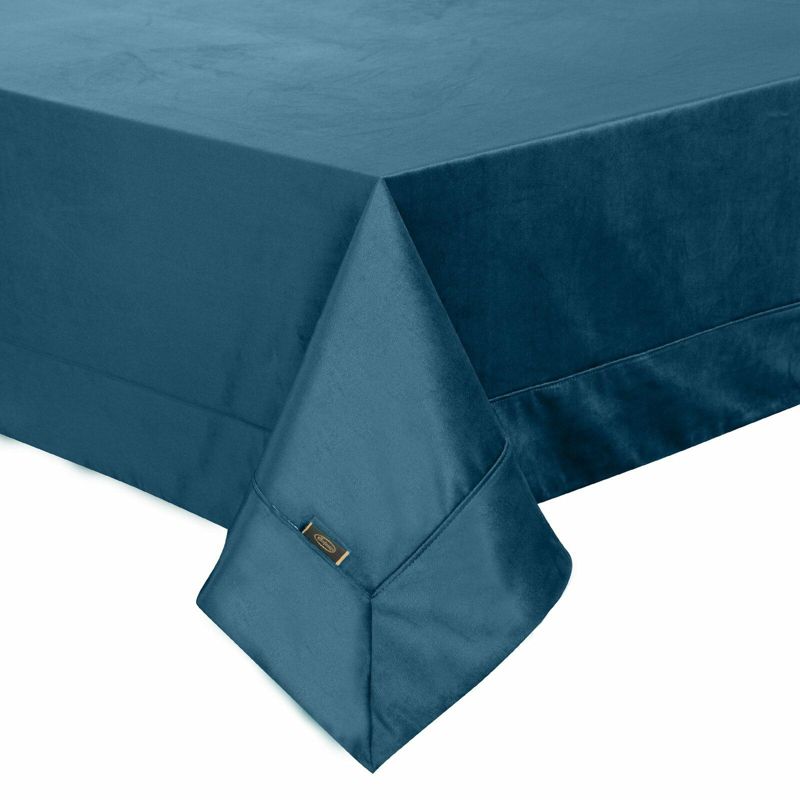 Obrus VELVET Eurofirany 145 x 220 cm granatowy welwetowy z ozdobną listwą 1szt.