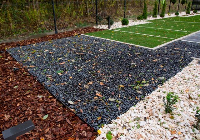 Obrzeże ogrodowe Stella Garden trawnikowe 4,5 cm 60 m +200 kotew plastikowe eko 1 zestaw