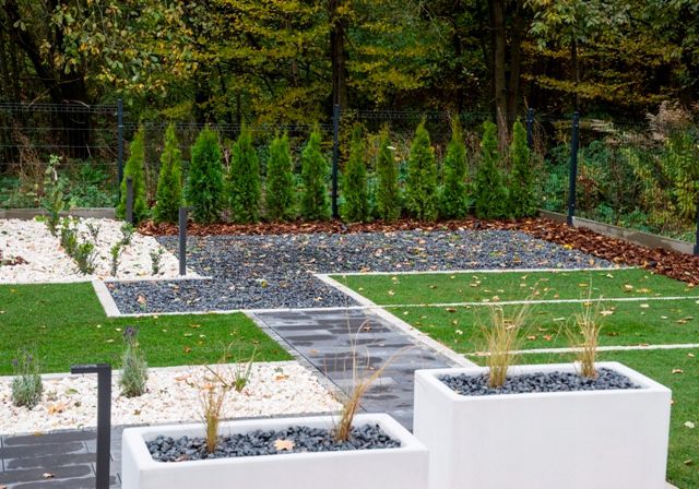 Obrzeże ogrodowe Stella Garden trawnikowe 4,5 cm 60 m +200 kotew plastikowe eko 1 zestaw