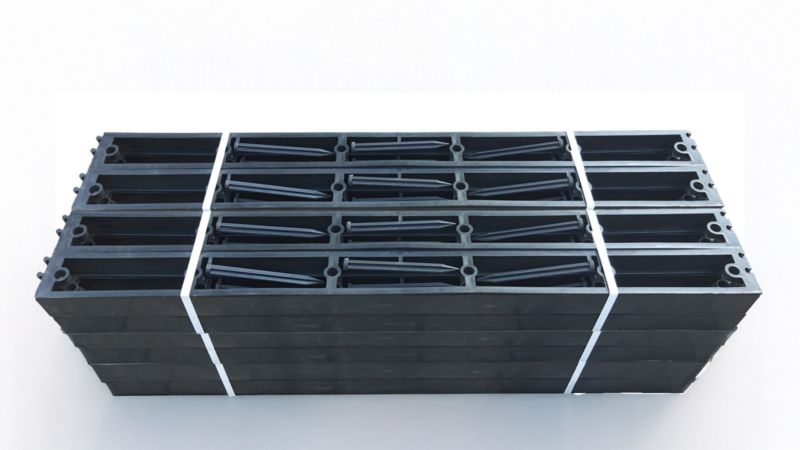 Obrzeże Scala 1000x80x45mm + 144 kotew 165mm czarny 48 szt