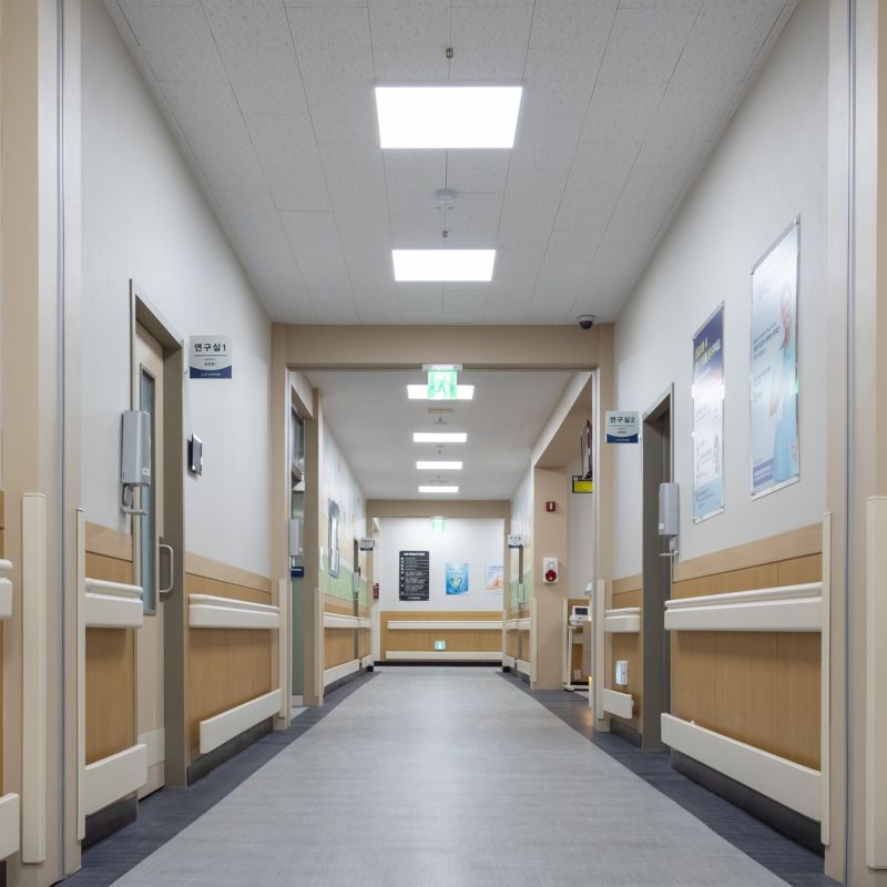 Panel LED XUDO natynkowy 28W 60x60cm Biały neutralny 4500K Biały 1 szt.